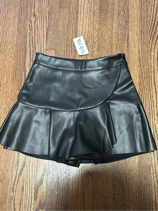 fab'rik Dresses & Skirts - Fabrik Faux Leather Skort Black Ruffle Mini Skirt Shorts S NWT
